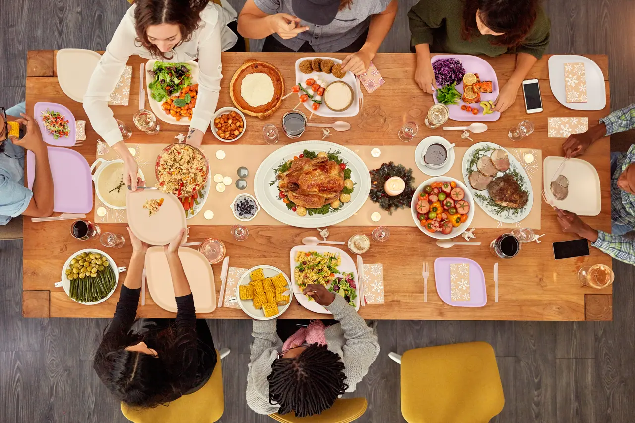 Biodegradable plate and cutlery set for eco-luxe events